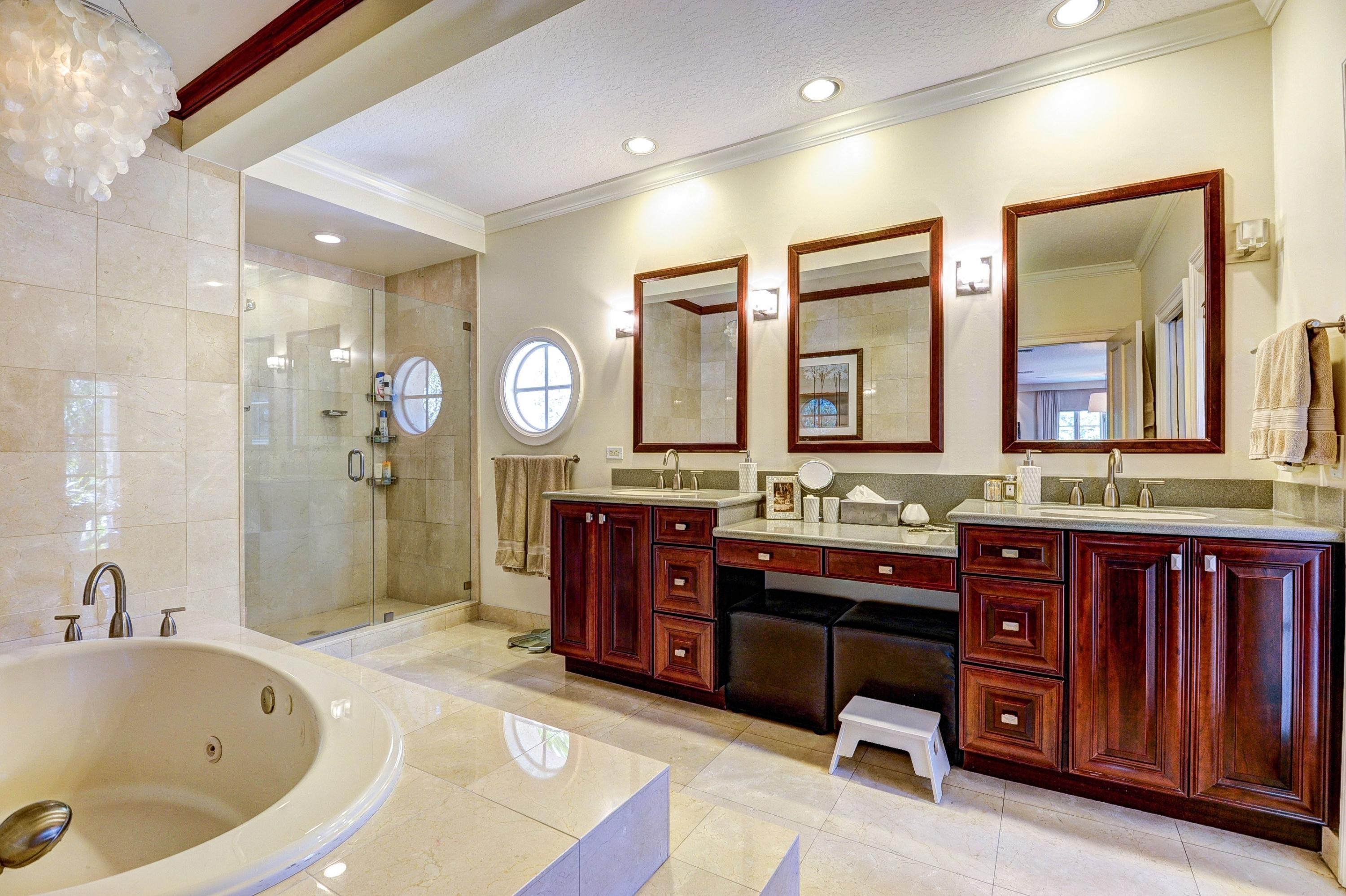 323 Northwest 9th Terrace Boca Raton, FL 33486 - Photo 27 of 40 027_Master Bathroom