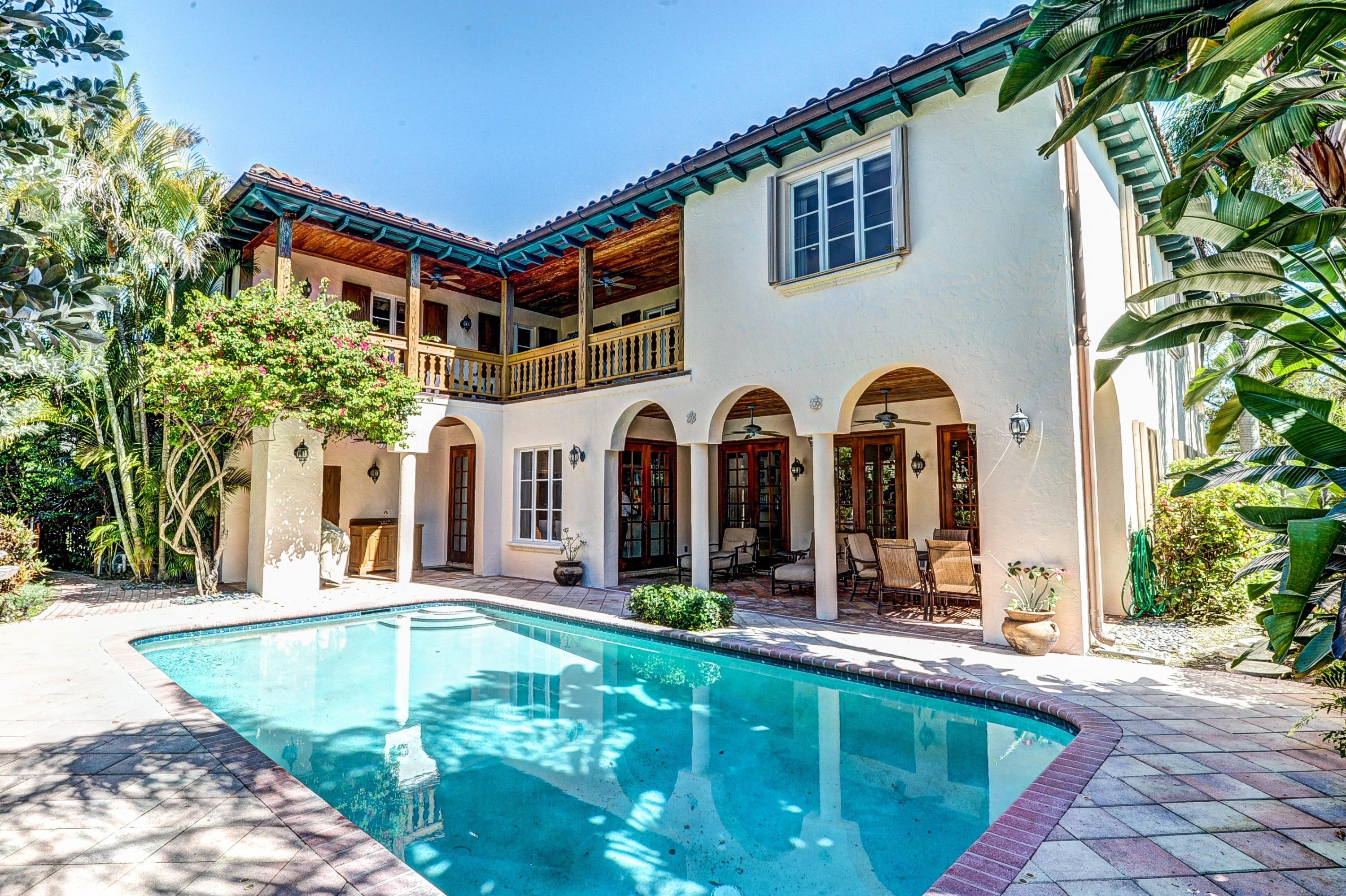 323 Northwest 9th Terrace Boca Raton, FL 33486 - Photo 3 of 40 003_Rear View