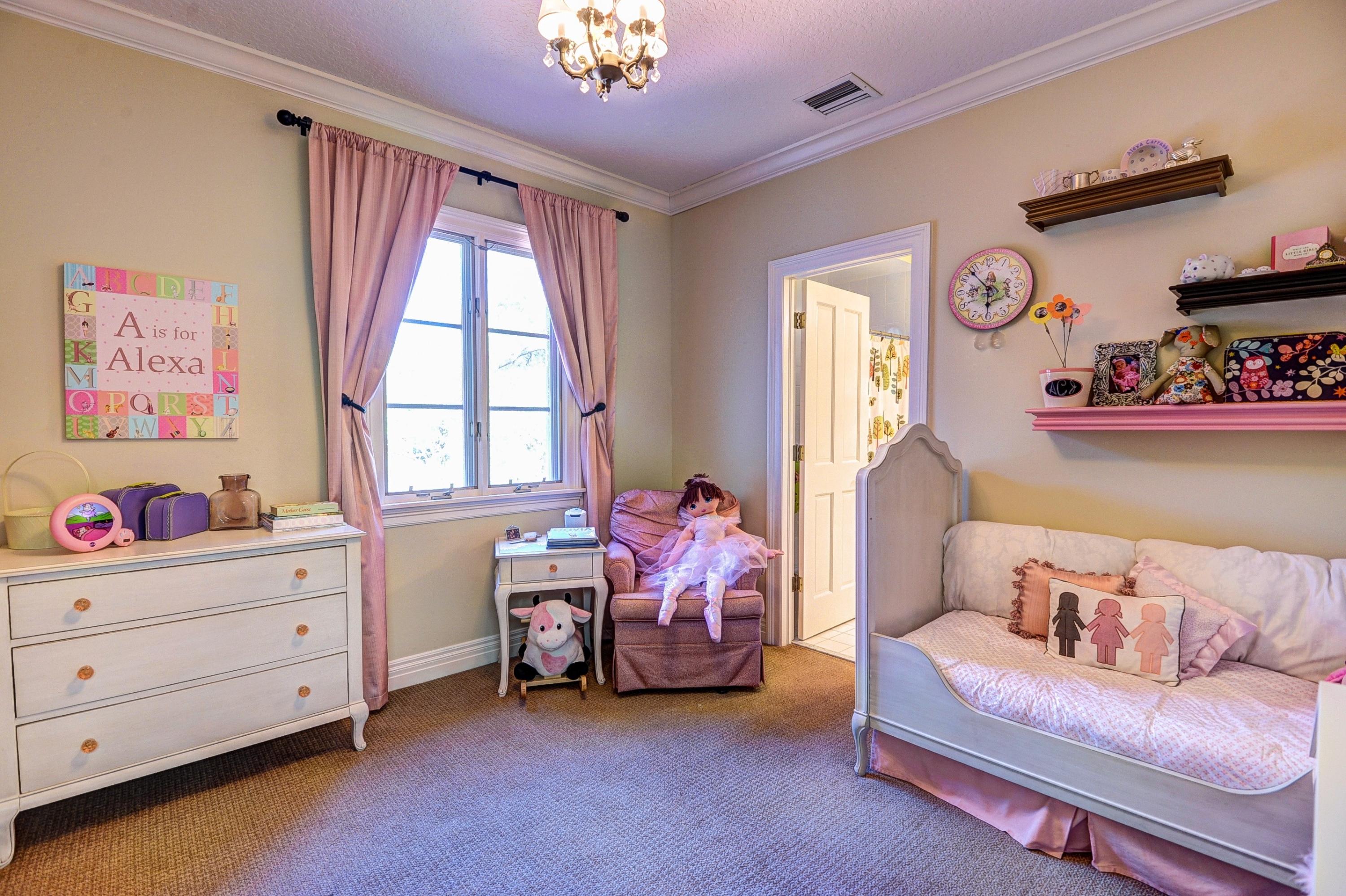 323 Northwest 9th Terrace Boca Raton, FL 33486 - Photo 32 of 40 032_Guest Room