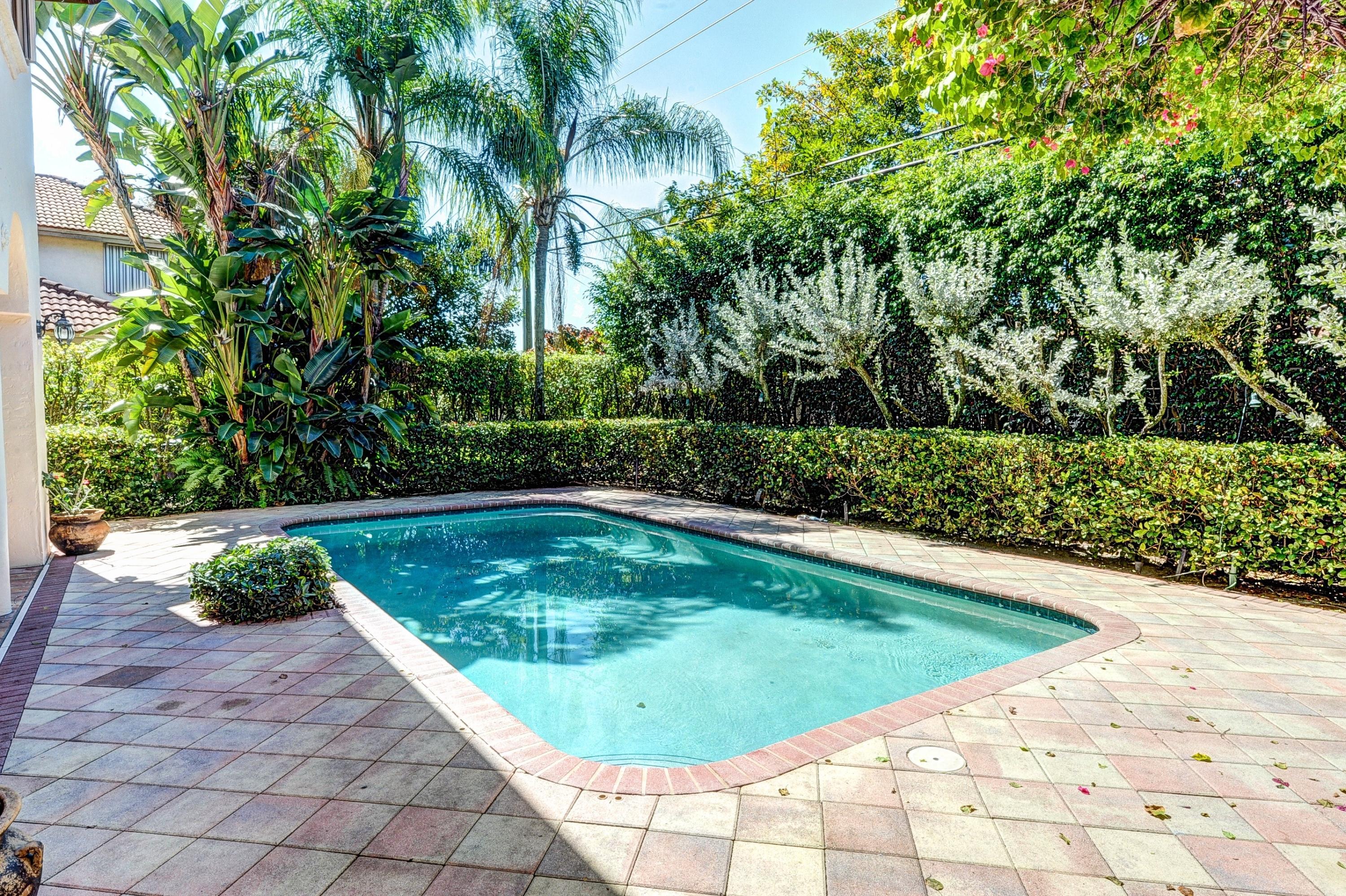 323 Northwest 9th Terrace Boca Raton, FL 33486 - Photo 6 of 40 006_Pool
