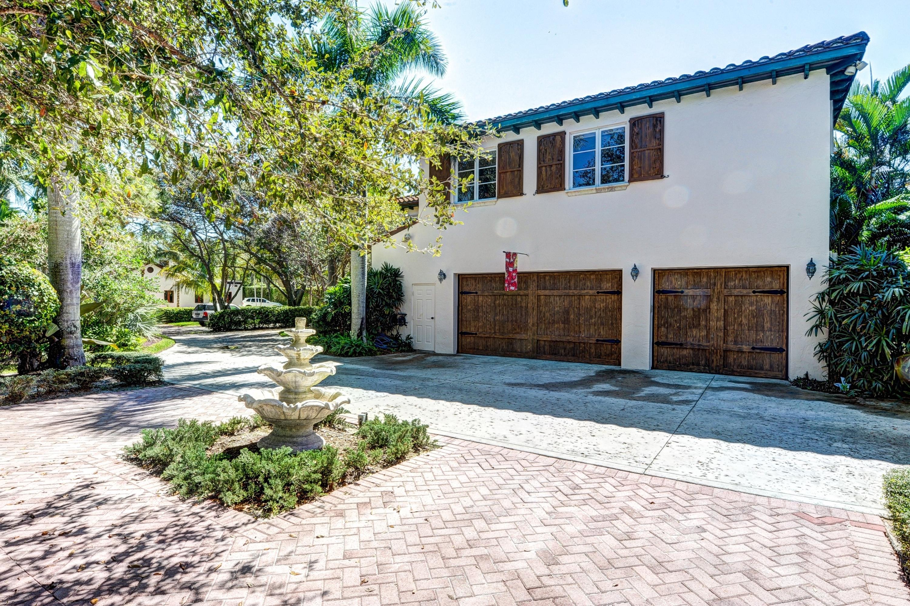 323 Northwest 9th Terrace Boca Raton, FL 33486 - Photo 7 of 40 007_Three Car Garage