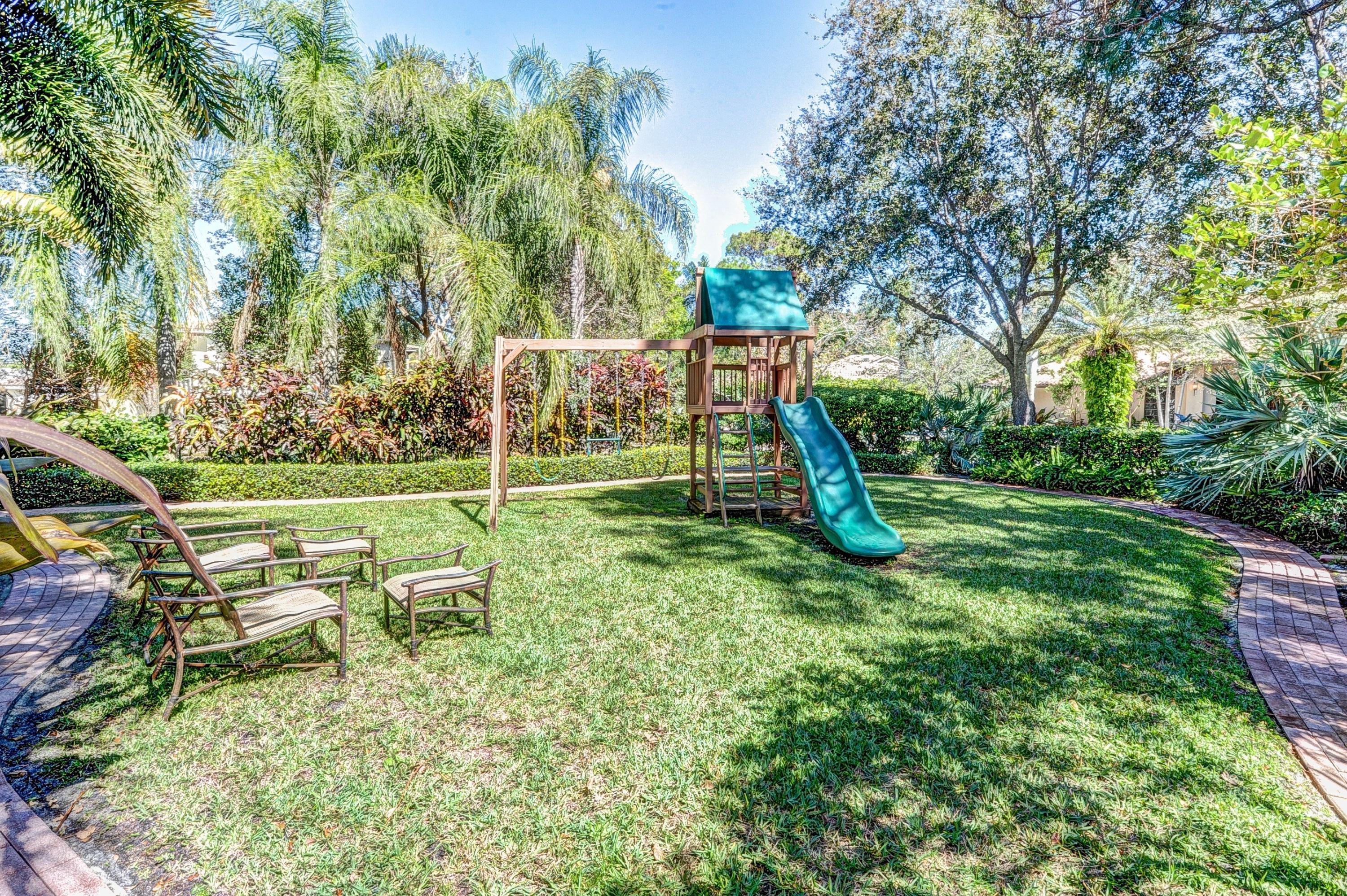 323 Northwest 9th Terrace Boca Raton, FL 33486 - Photo 8 of 40 008_Side Yard