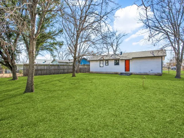 a front view of house with yard