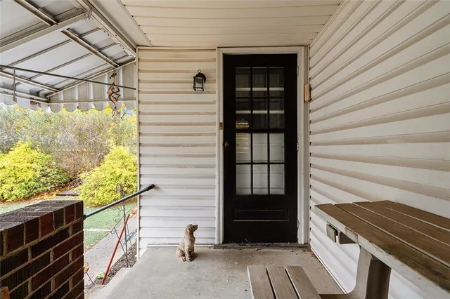 a view of an outdoor space