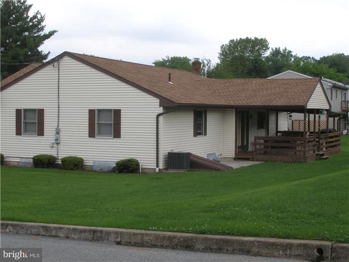 1401 Logan Street Reading, PA 19607 - Photo 4 of 13 Gallery Image 4