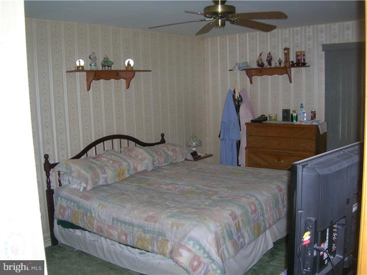 1401 Logan Street Reading, PA 19607 - Photo 5 of 13 Gallery Image 5