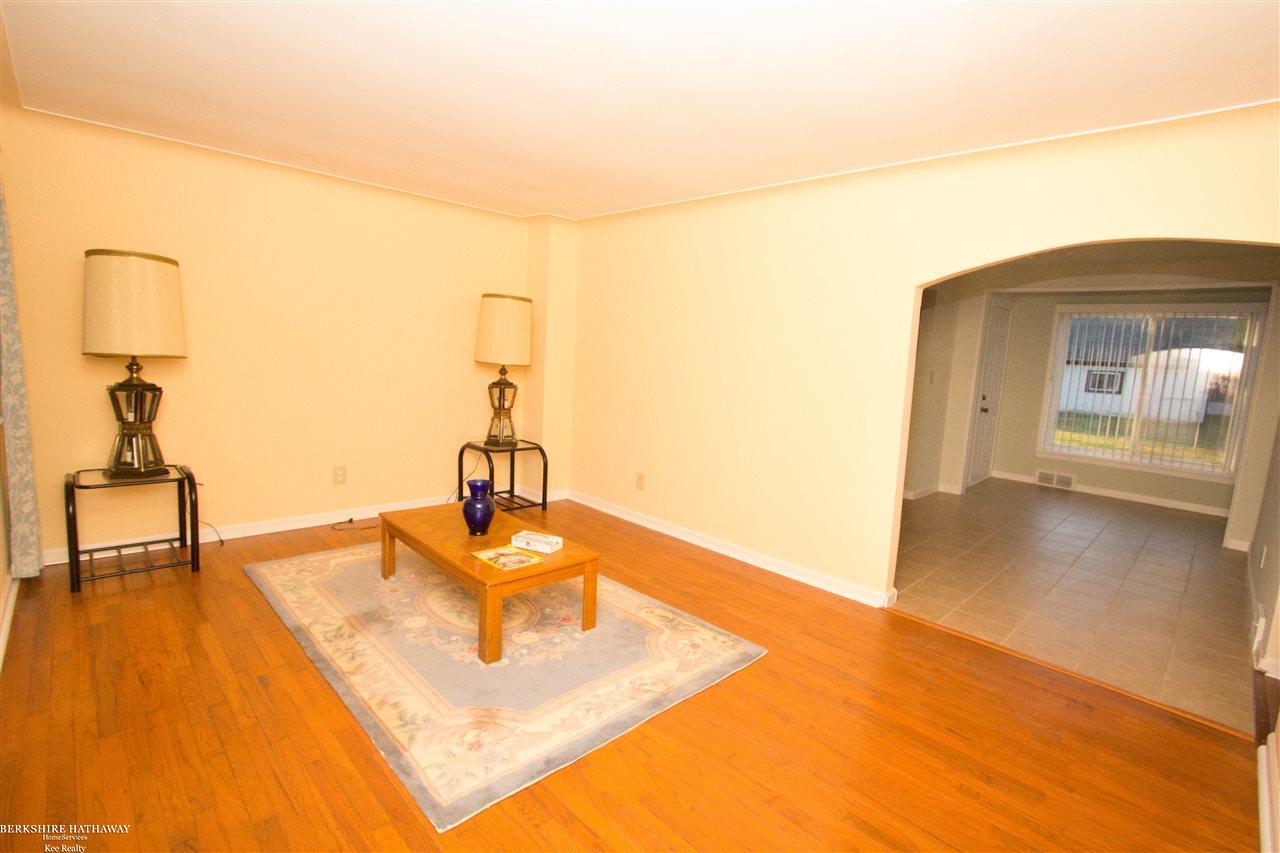 7490 Shea Road Marine City, MI 48039 - Photo 8 of 29 31297816-7.JPG