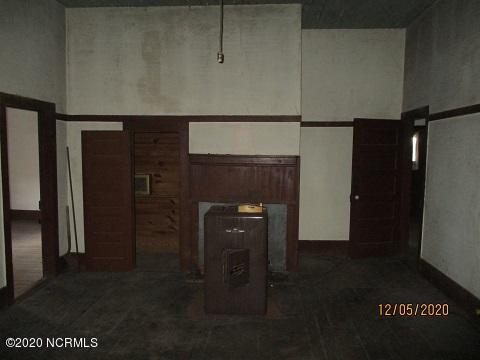 1018 High House Road Clinton, NC 28328 - Photo 9 of 11 den