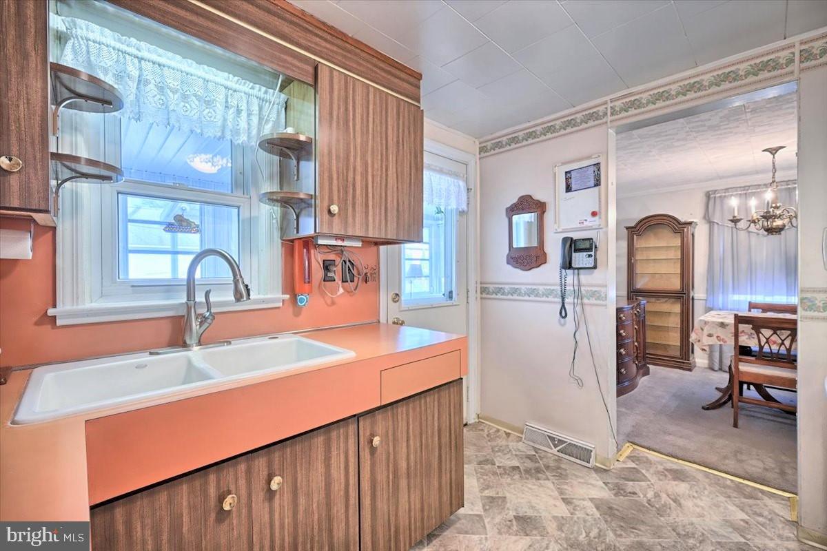 3762 Rutherford Street Harrisburg, PA 17111 - Photo 12 of 26 Gallery Image 12
