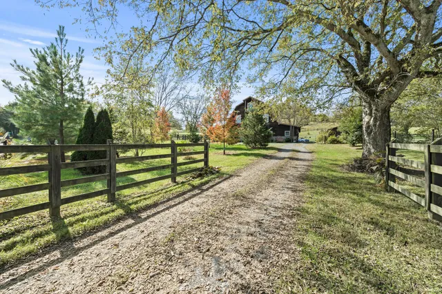 $1,000,000 | 11528 Dodson Branch Highway, Gainesboro, TN 38562