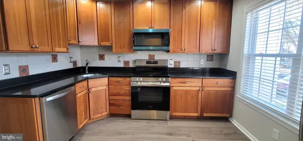 $2,590 | 128 Bent Twig Lane, Unit 345, Gaithersburg, MD 20878