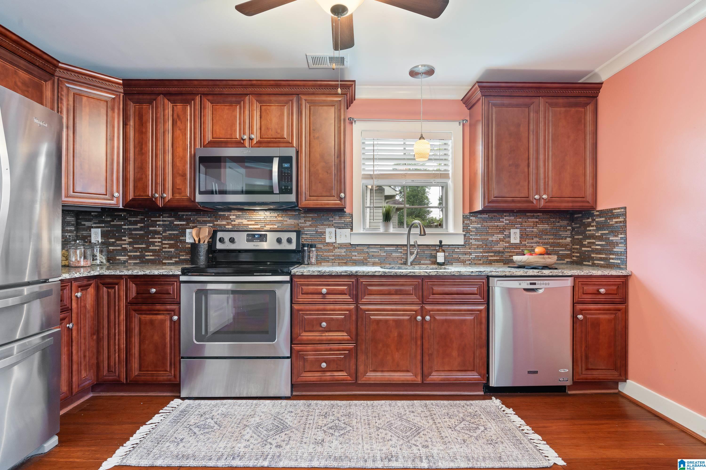 142 Falling Waters Lane Alabaster, AL 35114 - Photo 8 of 36