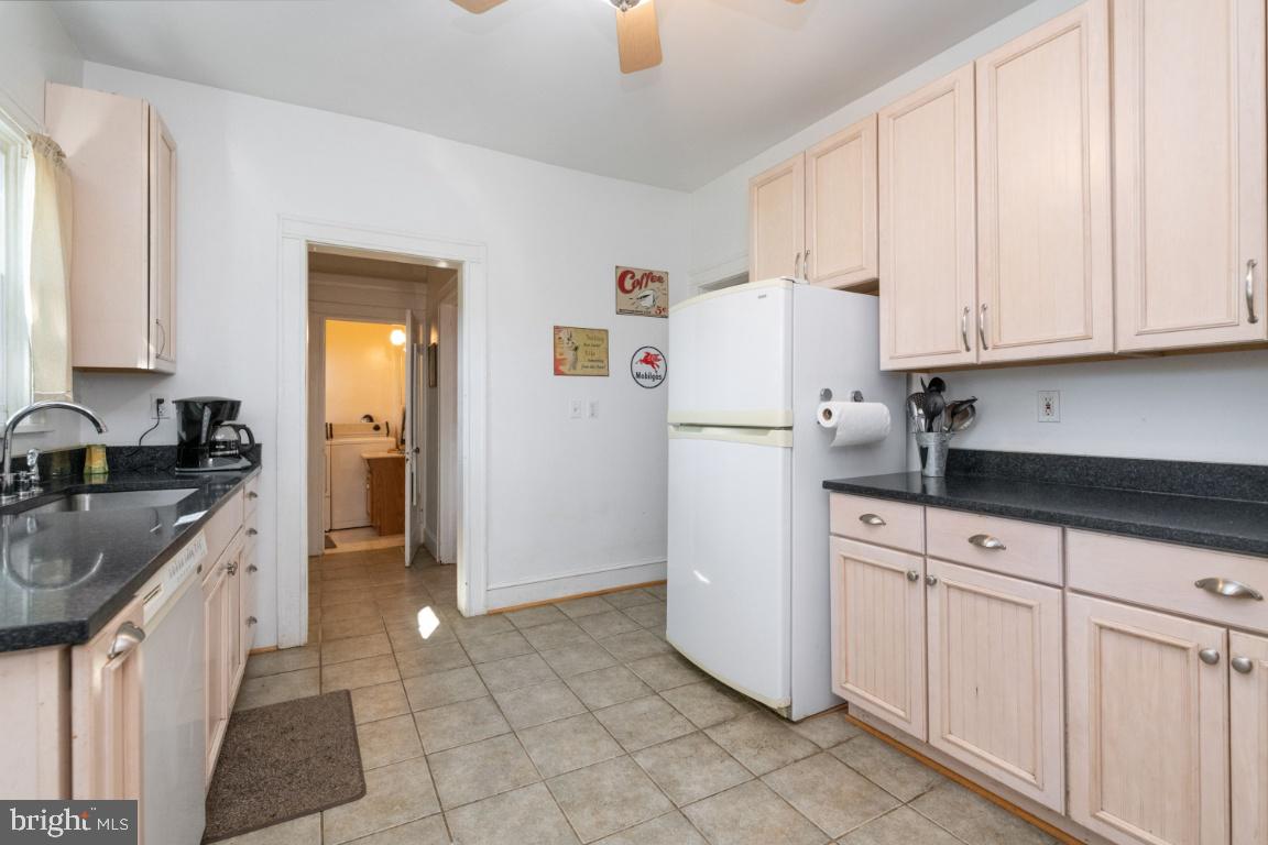 519 Orkney Road Baltimore, MD 21212 - Photo 5 of 40