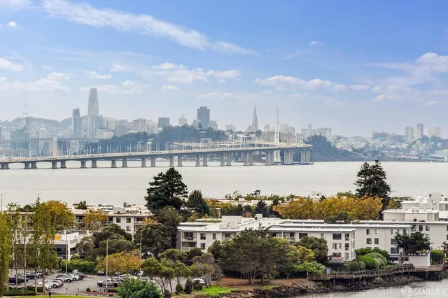 $529,000 | 6363 Christie Avenue, Unit 1203, Emeryville, CA 94608