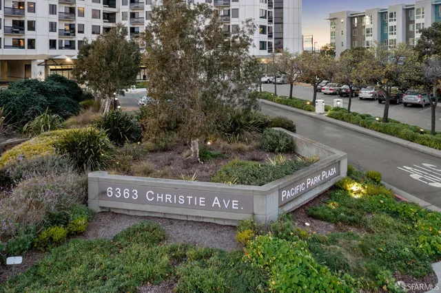$529,000 | 6363 Christie Avenue, Unit 1203, Emeryville, CA 94608