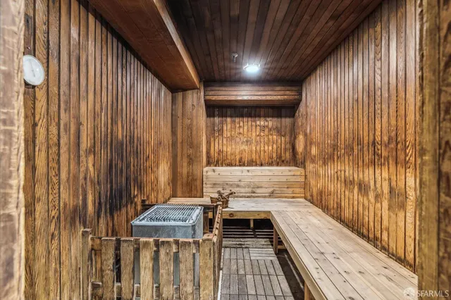 $529,000 | 6363 Christie Avenue, Unit 1203, Emeryville, CA 94608