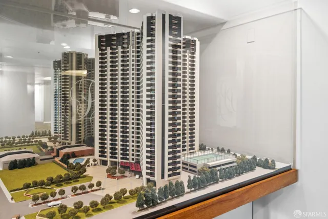 $529,000 | 6363 Christie Avenue, Unit 1203, Emeryville, CA 94608