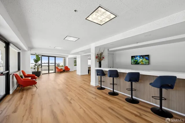 $529,000 | 6363 Christie Avenue, Unit 1203, Emeryville, CA 94608