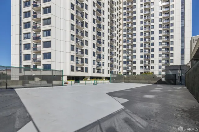 $529,000 | 6363 Christie Avenue, Unit 1203, Emeryville, CA 94608