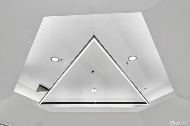 $529,000 | 6363 Christie Avenue, Unit 1203, Emeryville, CA 94608