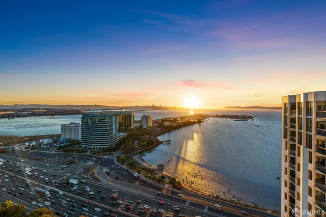 $529,000 | 6363 Christie Avenue, Unit 1203, Emeryville, CA 94608
