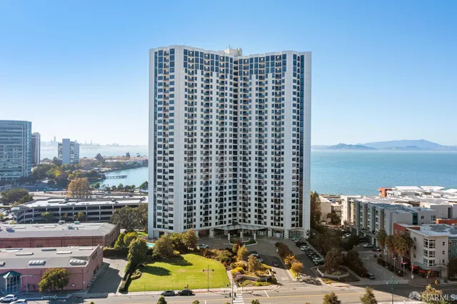 $529,000 | 6363 Christie Avenue, Unit 1203, Emeryville, CA 94608