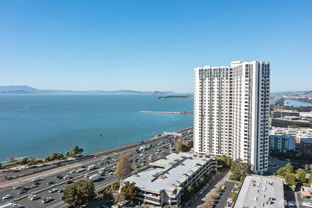 $529,000 | 6363 Christie Avenue, Unit 1203, Emeryville, CA 94608