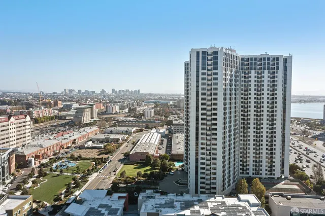 $529,000 | 6363 Christie Avenue, Unit 1203, Emeryville, CA 94608