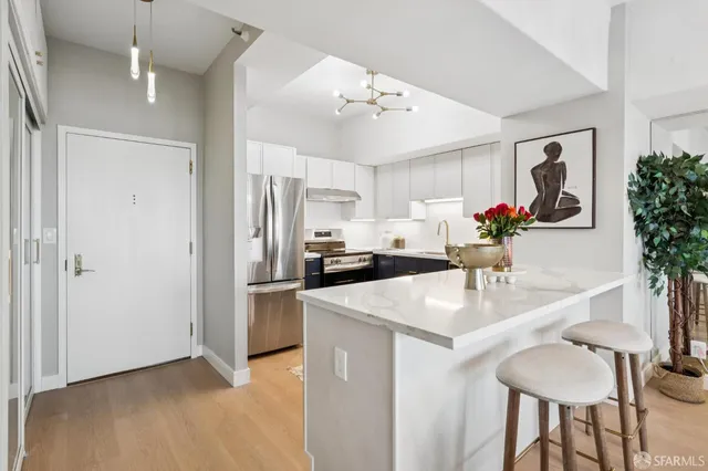 $529,000 | 6363 Christie Avenue, Unit 1203, Emeryville, CA 94608