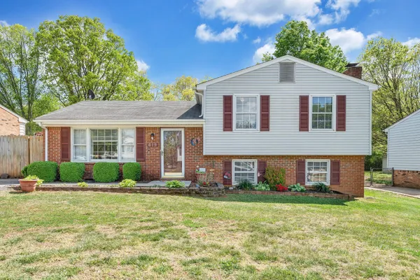 $285,000 | 619 Elmcrest Street Northeast, Roanoke, VA 24019