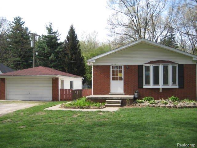 19136 Savage Road Belleville, MI 48111 - Photo 2 of 13 IMG_1509.JPG