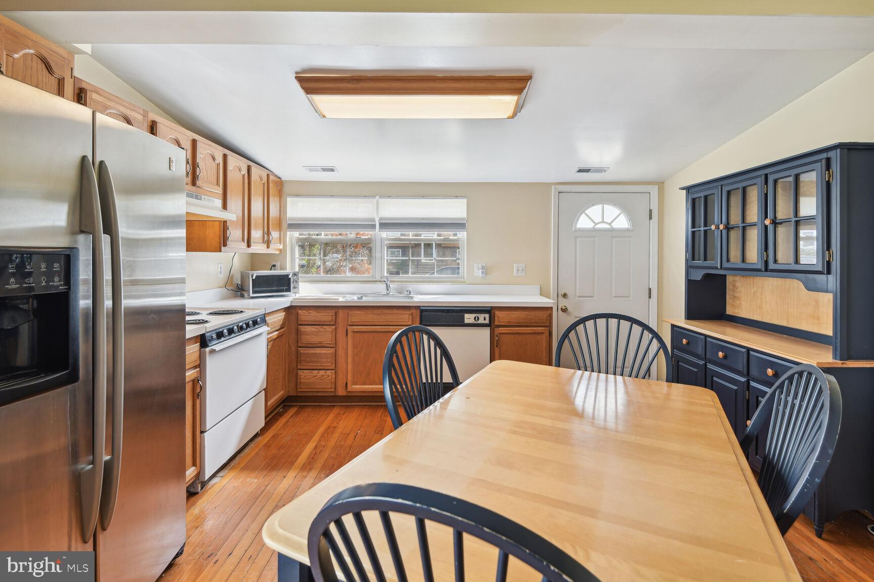 1603 Ruxton Road Edgewater, MD 21037 - Photo 5 of 16