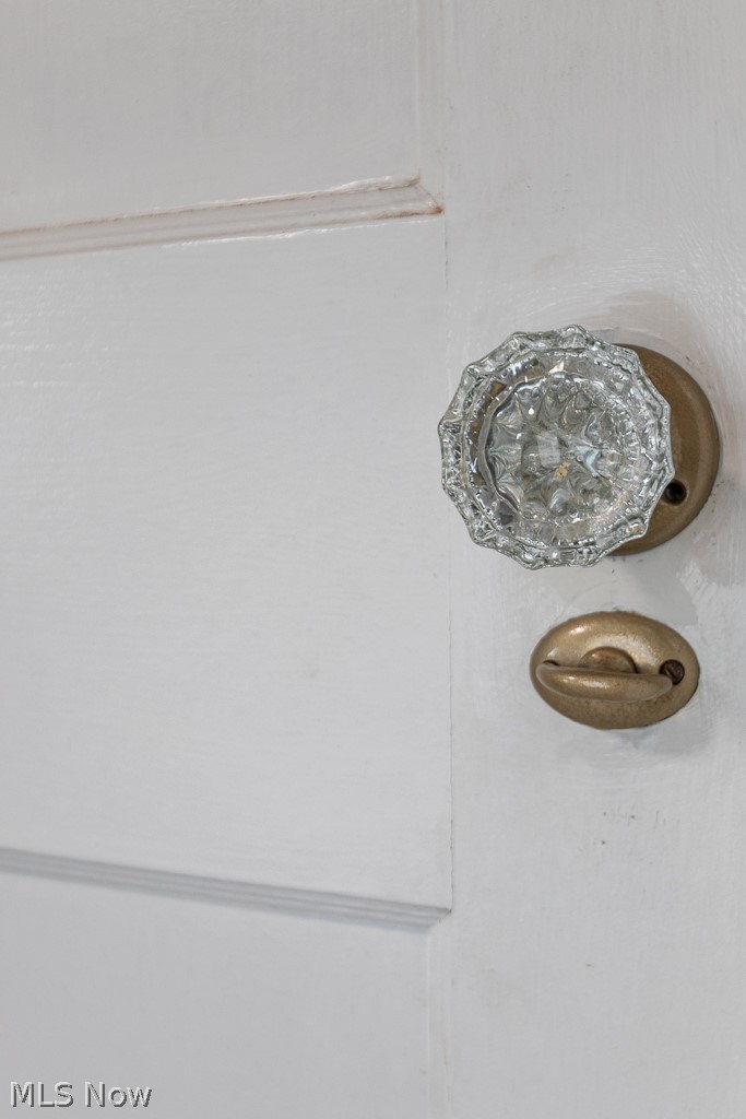 38562 Beachview Road Willoughby, OH 44094 - Photo 25 of 35 Most of the original door knobs refurbished