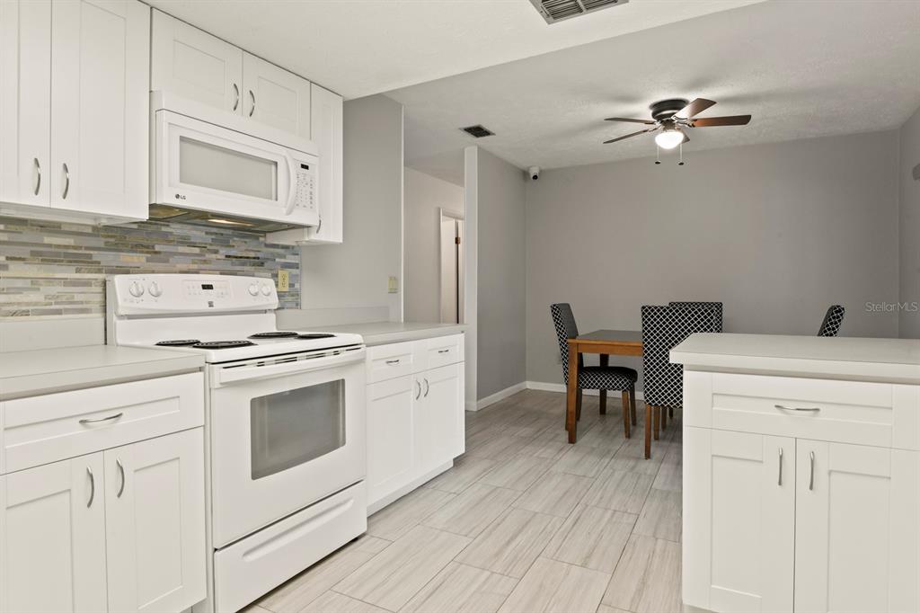 11403 Fillmore Avenue Seffner, FL 33584 - Photo 12 of 33
