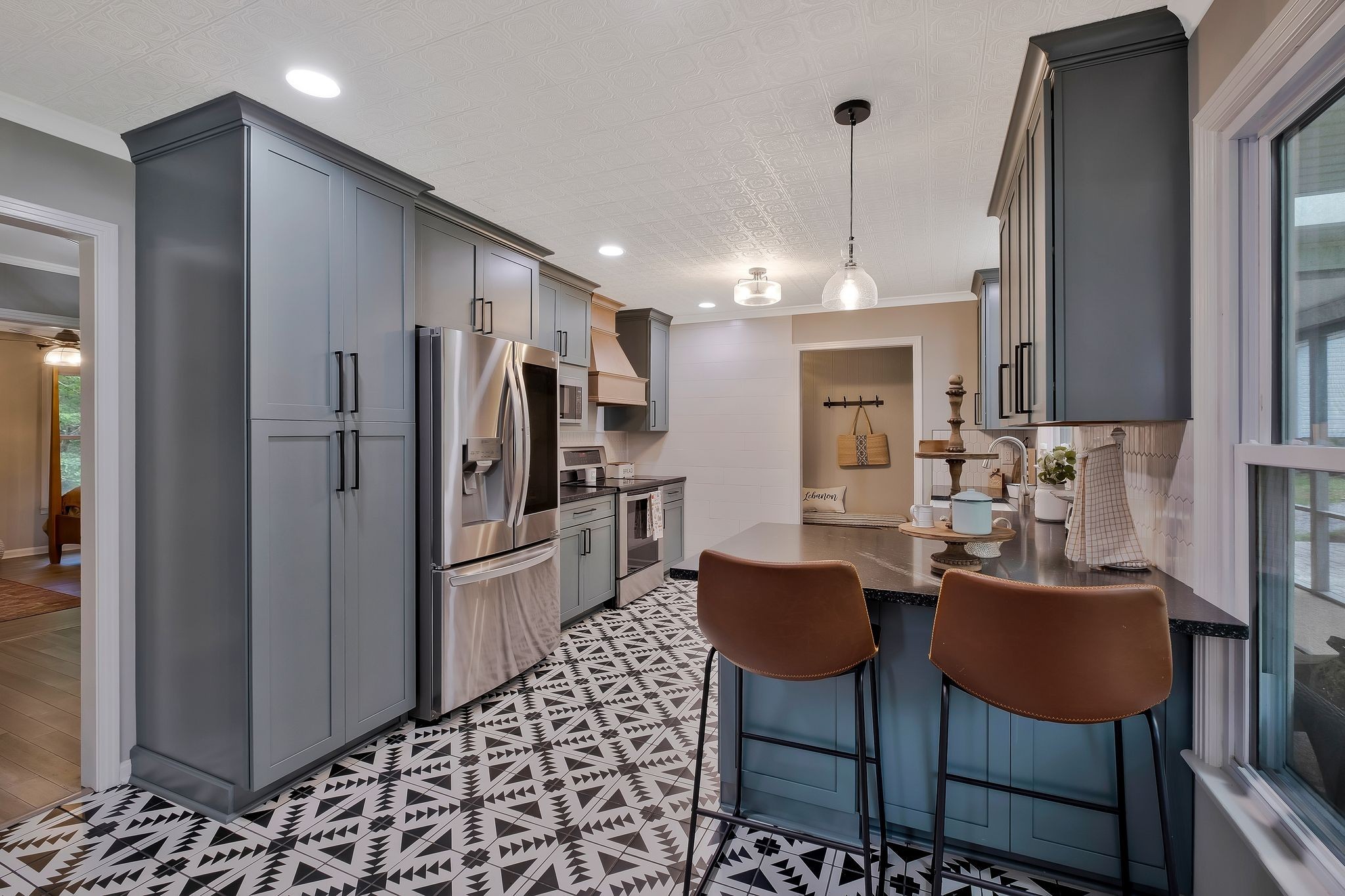 345 Lock 5 Road Lebanon, TN 37087 - Photo 13 of 50 New cabinets, with peninsula seating area