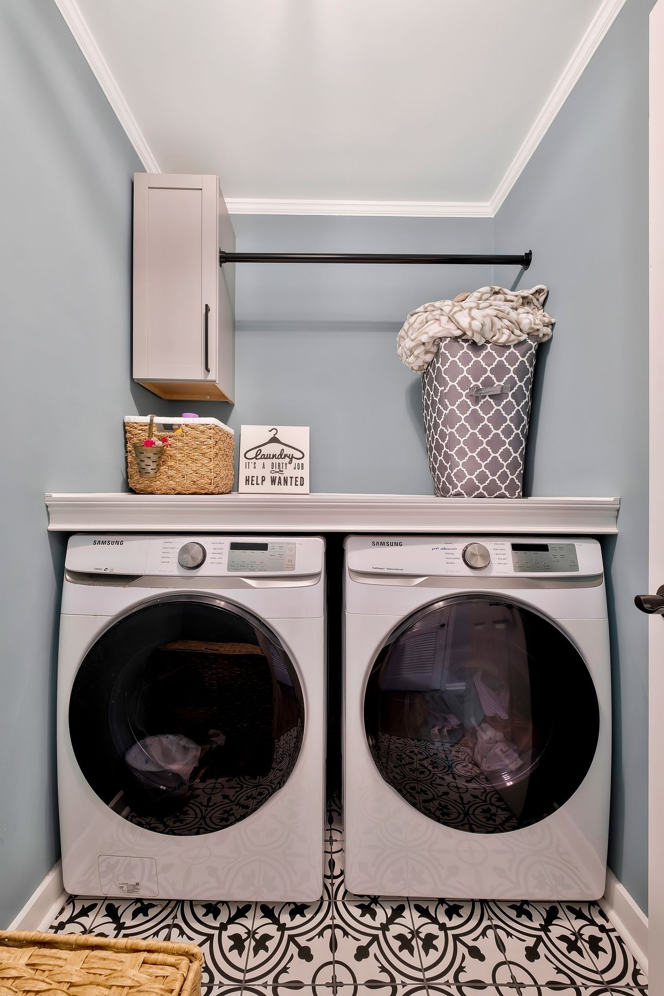 345 Lock 5 Road Lebanon, TN 37087 - Photo 22 of 50 Utility room with cabinet and hanging rod and design tile floor