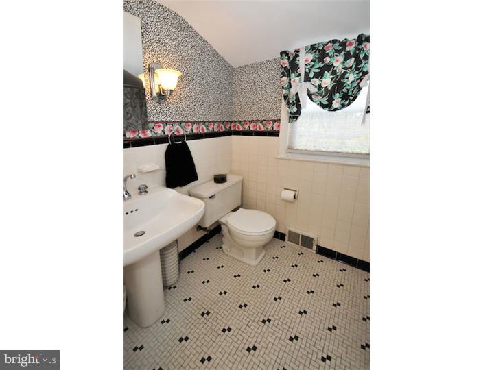 8 Owl Road Audubon, PA 19403 - Photo 12 of 18 Bathroom