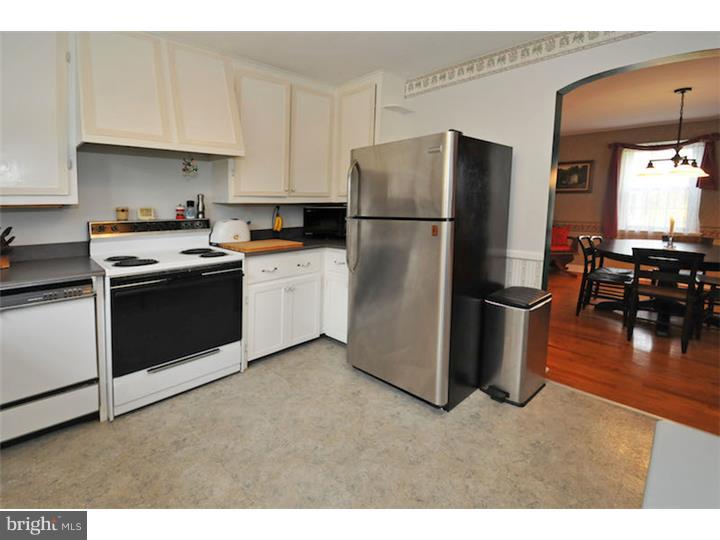 8 Owl Road Audubon, PA 19403 - Photo 15 of 18 Kitchen