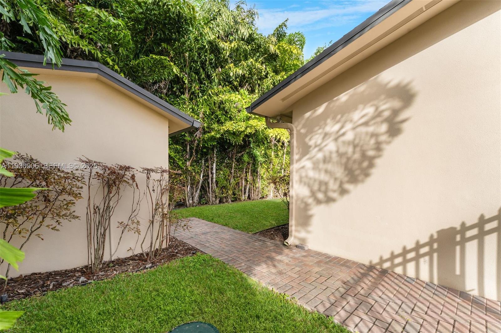 6701 Southwest 49th Terrace Miami, FL 33155 - Photo 26 of 34