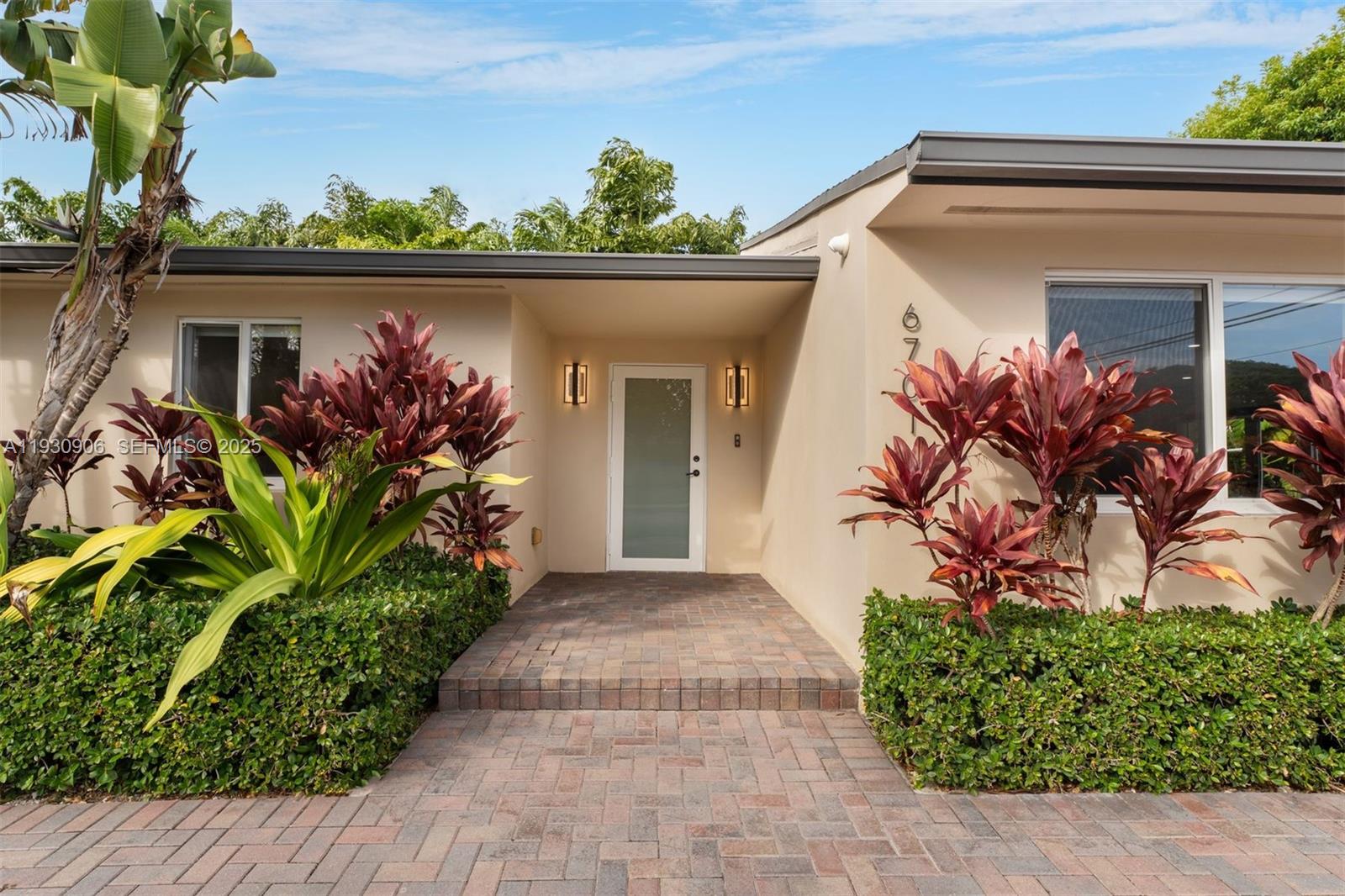 6701 Southwest 49th Terrace Miami, FL 33155 - Photo 6 of 34