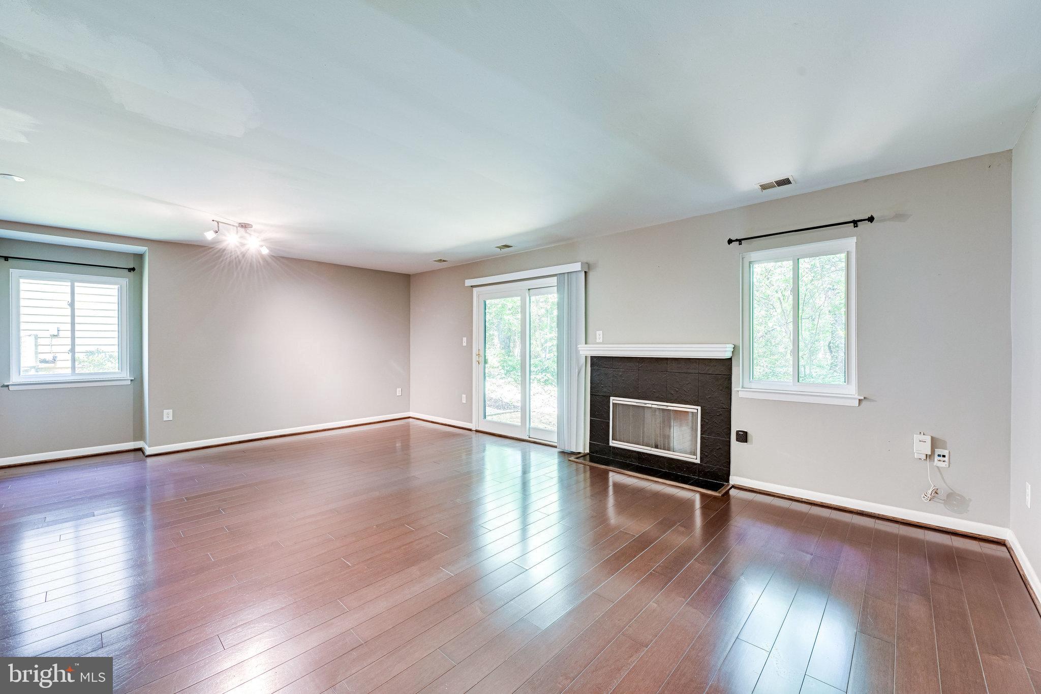 1944 Winterport Cluster Reston, VA 20191 - Photo 11 of 28 Living Room