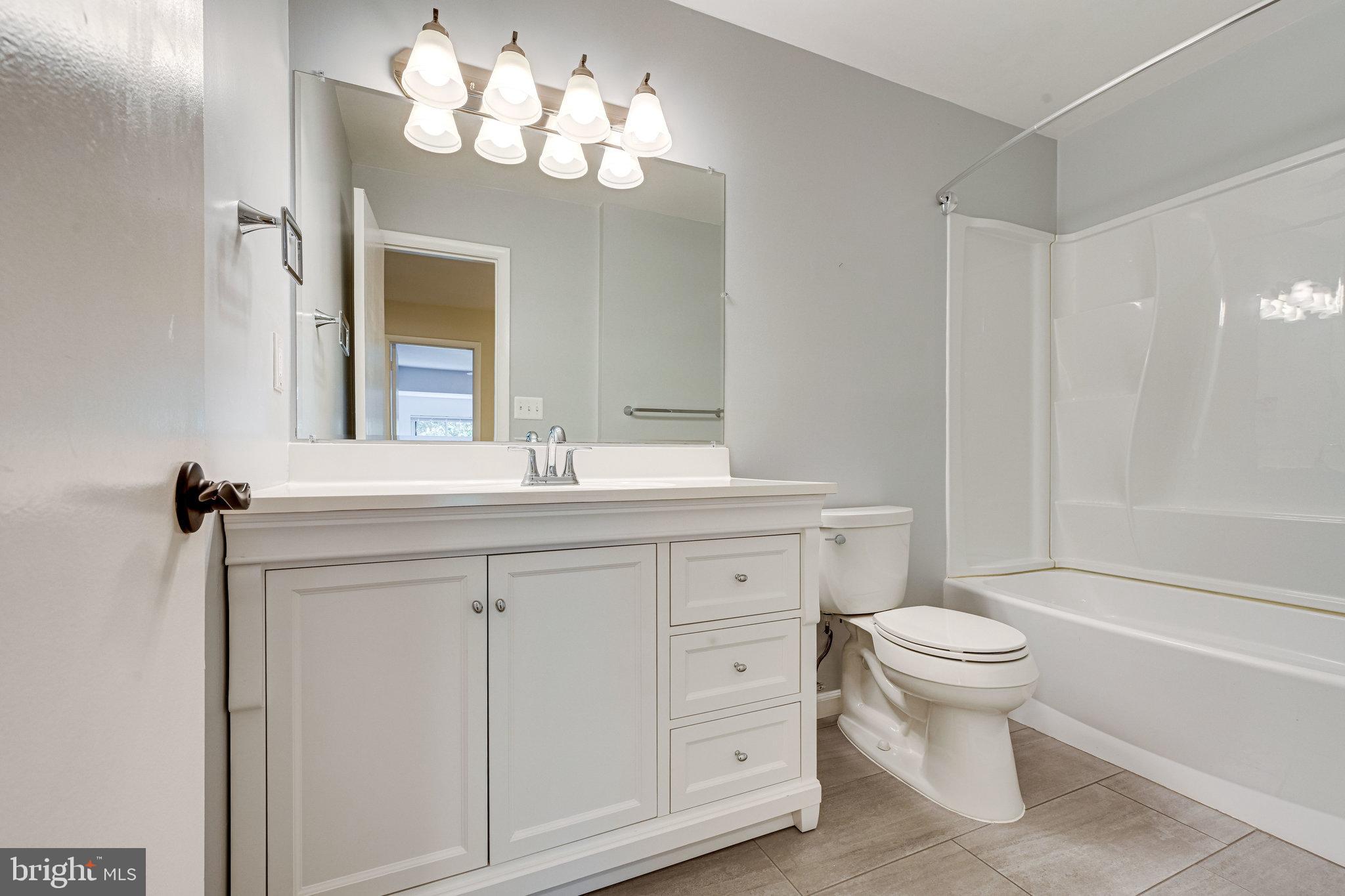 1944 Winterport Cluster Reston, VA 20191 - Photo 21 of 28 Upper Hall Bath