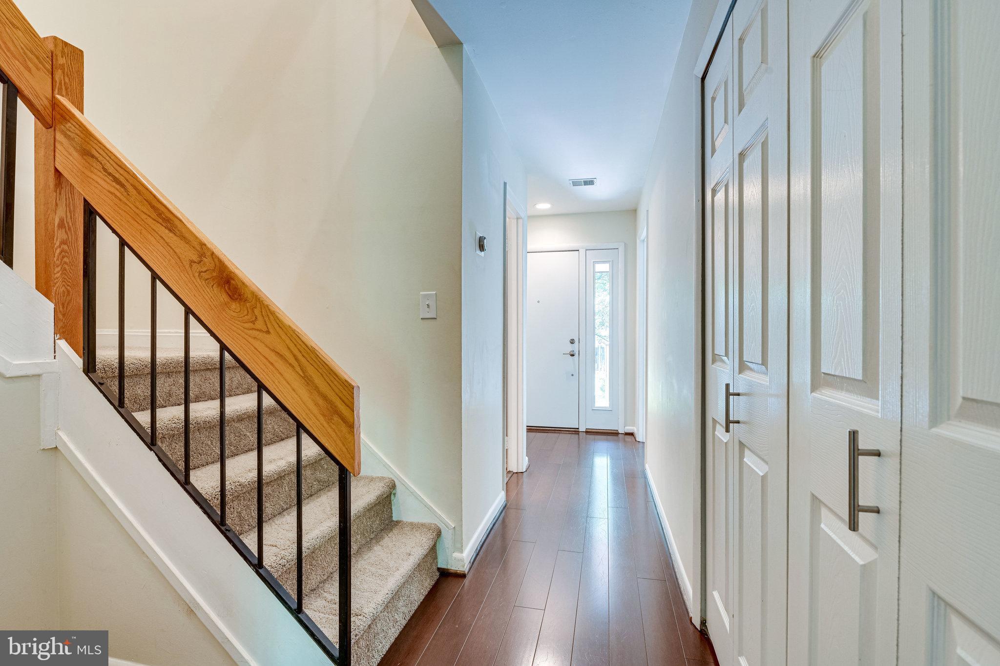 1944 Winterport Cluster Reston, VA 20191 - Photo 3 of 28 Foyer