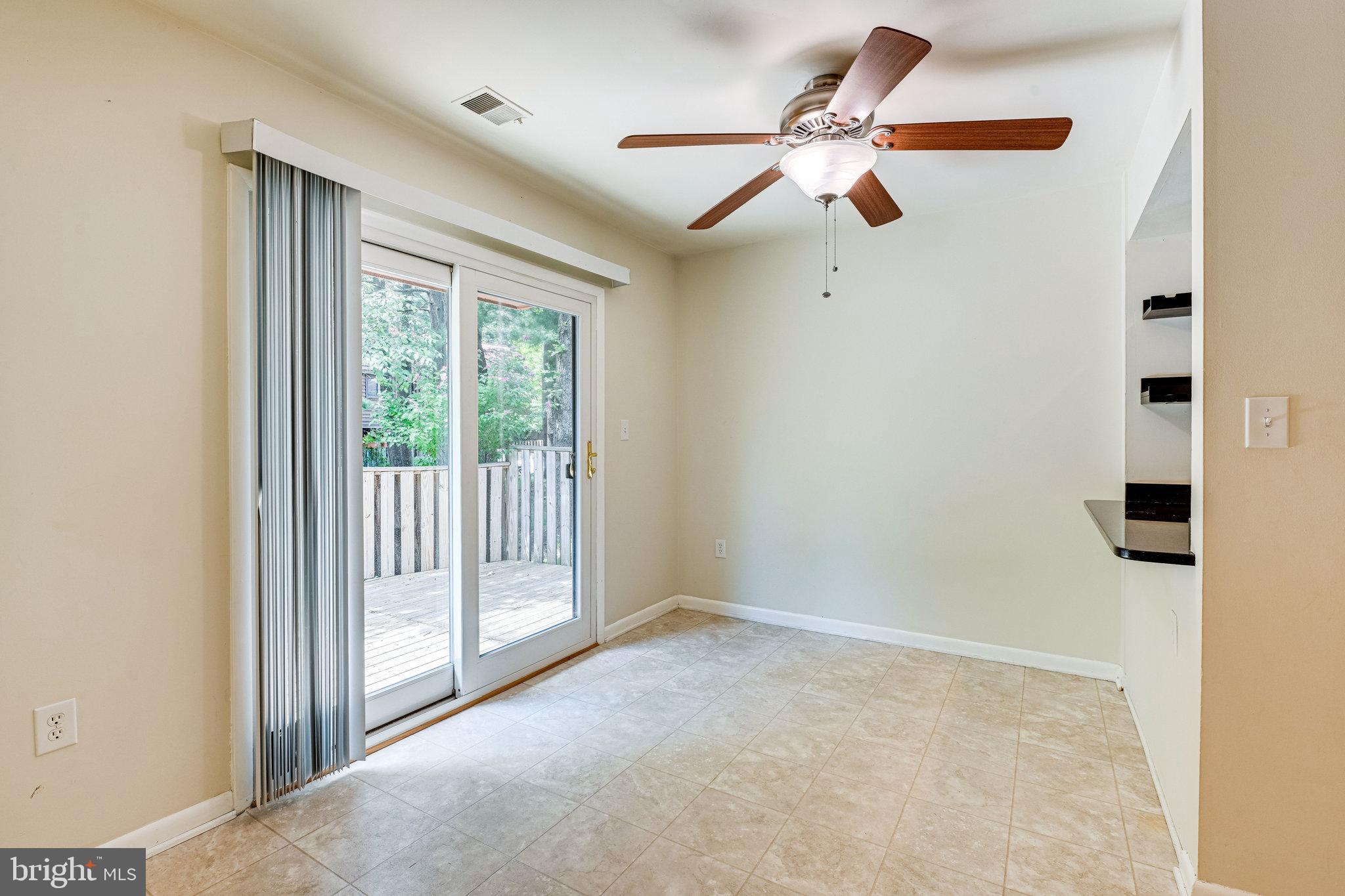 1944 Winterport Cluster Reston, VA 20191 - Photo 5 of 28 Breakfast Room (access to deck)