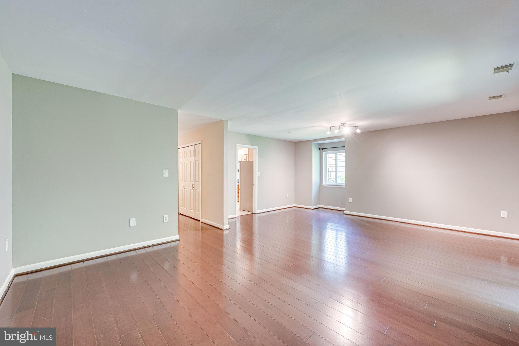 1944 Winterport Cluster Reston, VA 20191 - Photo 10 of 28 Dining Area