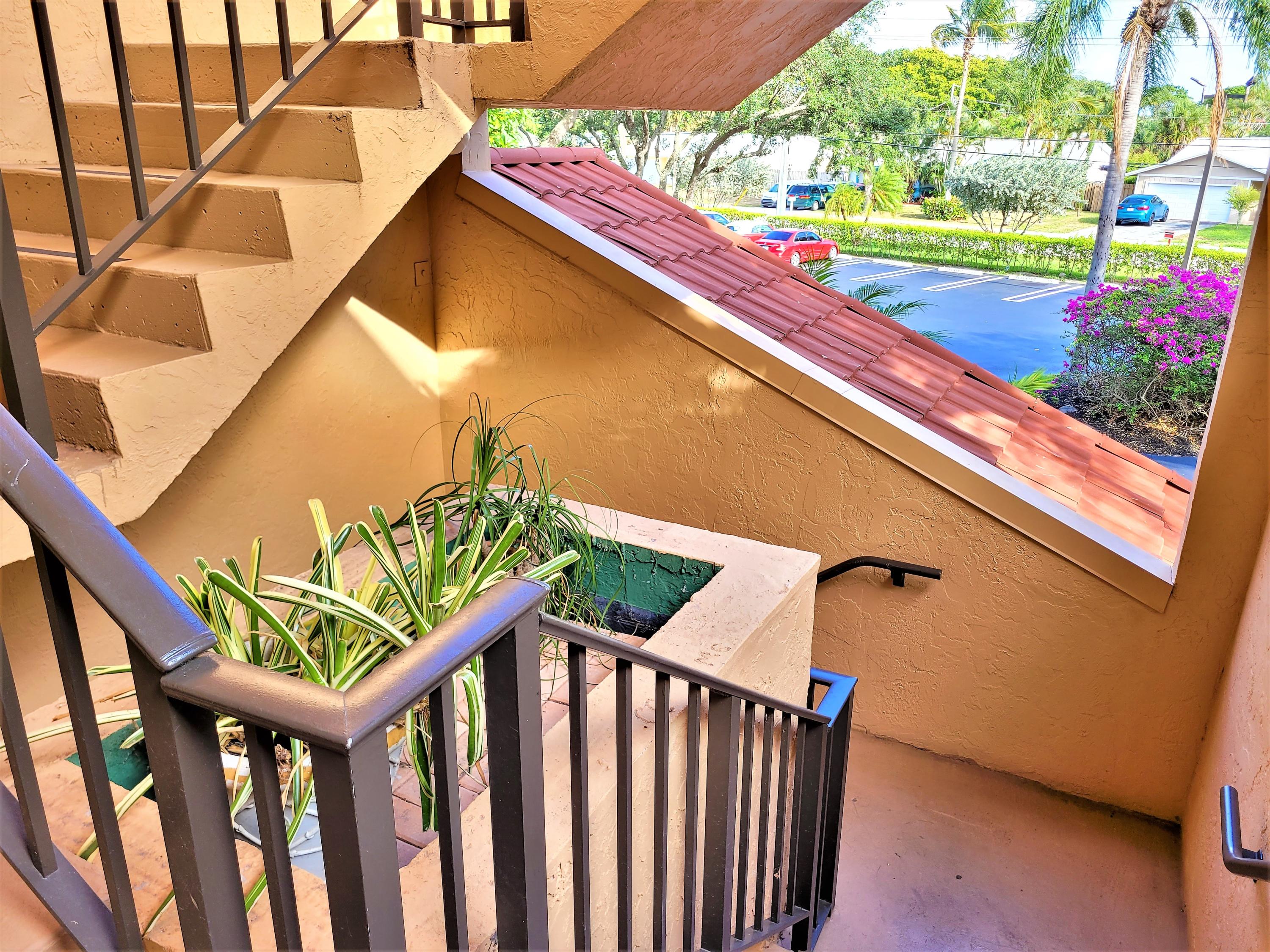 755 Dotterel Road, Unit 1209 Delray Beach, FL 33444 - Photo 18 of 28 Stairway