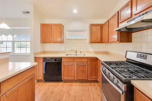 $315,000 | 1370 Spencer Lane, Batavia, IL 60510