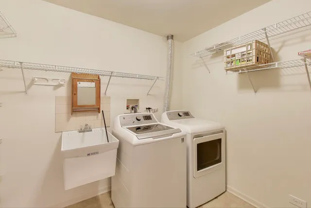 $315,000 | 1370 Spencer Lane, Batavia, IL 60510