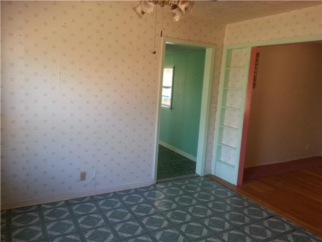2620 Martin Branch Road McEwen, TN 37101 - Photo 8 of 15 Dining area