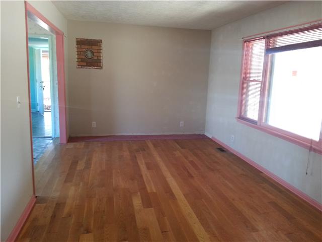 2620 Martin Branch Road McEwen, TN 37101 - Photo 9 of 15 Living room